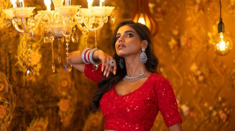 How to style jewelry for everyday, work, party and wedding looks
