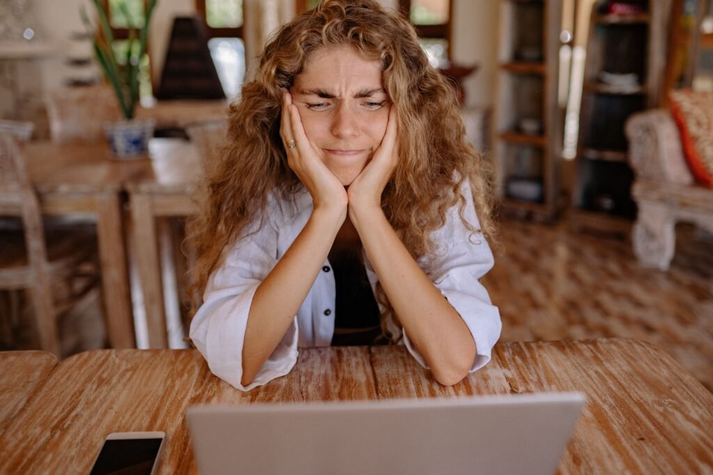 How to stop negative thinking with 7 tiny daily habits for a positive mindset