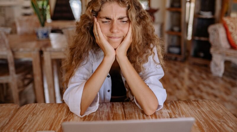 How to stop negative thinking with 7 tiny daily habits for a positive mindset